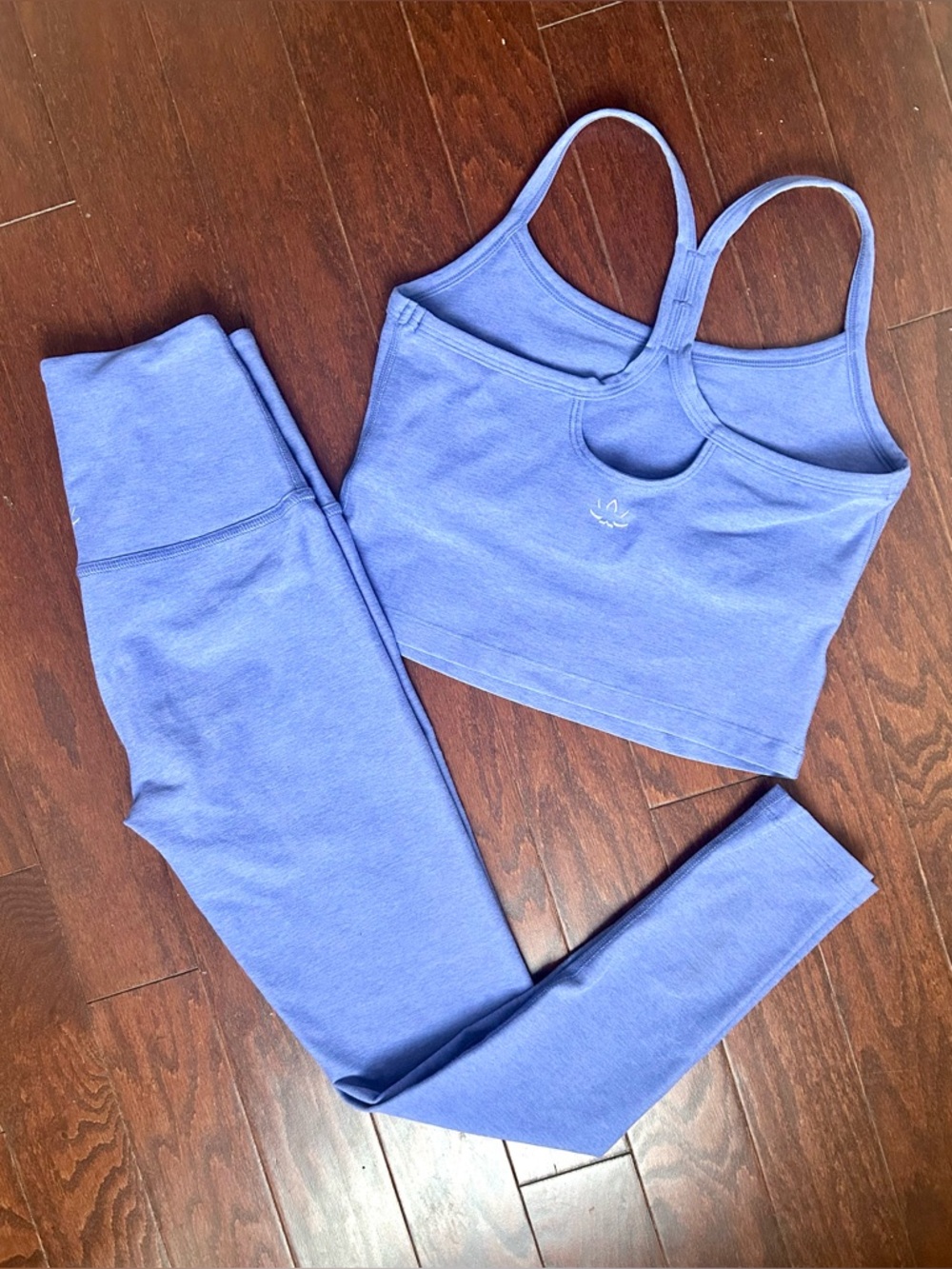 Beyond Yoga SET . Spacedye midi leggings XS . Tank S. Periwinkle Cloud Heather